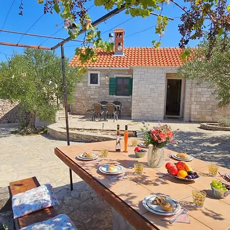 Stone House With Pool, Set In Idillic Countryside - Mir Ferienhaus Postira