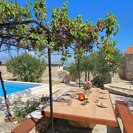 Stone House With Pool, Set In Idillic Countryside - Mir Holiday home *