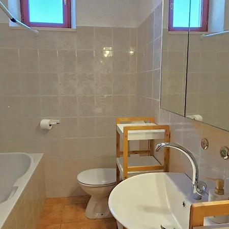 Сasa de vacaciones Stone House With Pool, Set In Idillic Countryside - Mir