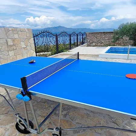 Сasa de vacaciones Stone House With Pool, Set In Idillic Countryside - Mir *