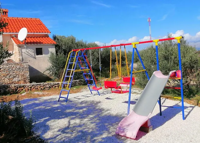 別荘 Stone House With Pool, Set In Idillic Countryside - Mir ポスティレ