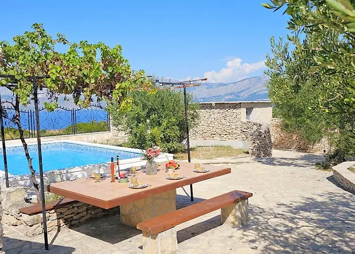 別荘 Stone House With Pool, Set In Idillic Countryside - Mir