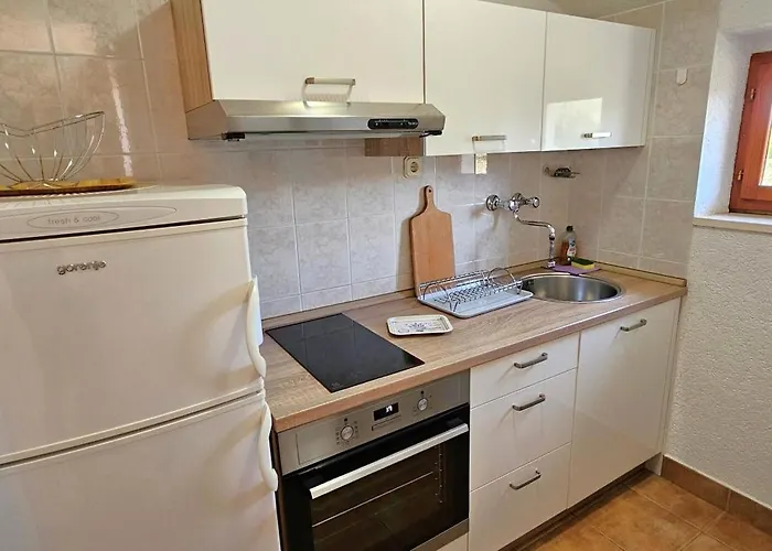 別荘 Stone House With Pool, Set In Idillic Countryside - Mir ポスティレ