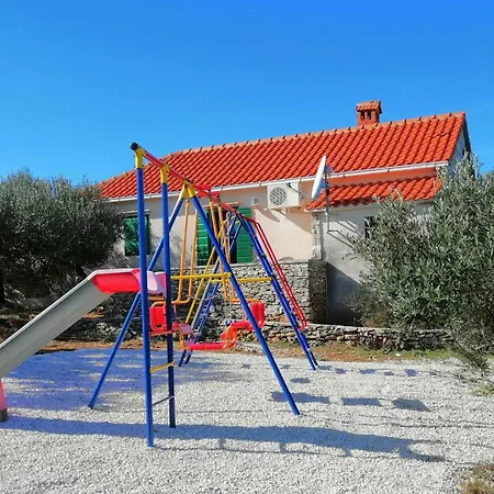 Stone House With Pool, Set In Idillic Countryside - Mir Casa de Férias Postira