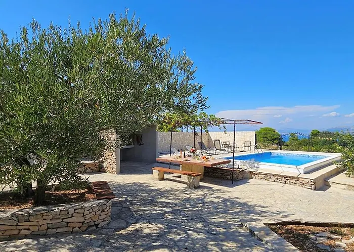 Stone House With Pool, Set In Idillic Countryside - Mir 펜션