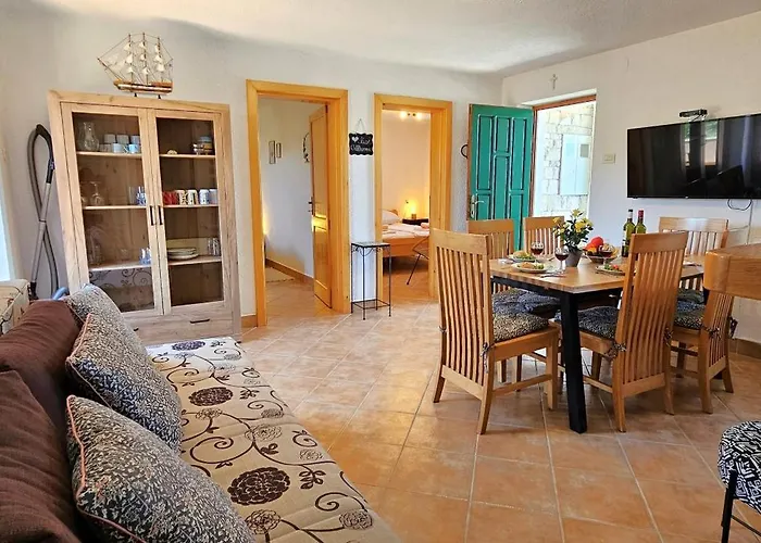 Stone House With Pool, Set In Idillic Countryside - Mir 펜션 *