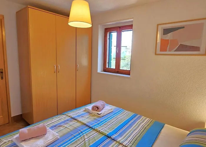 Stone House With Pool, Set In Idillic Countryside - Mir 포스티라